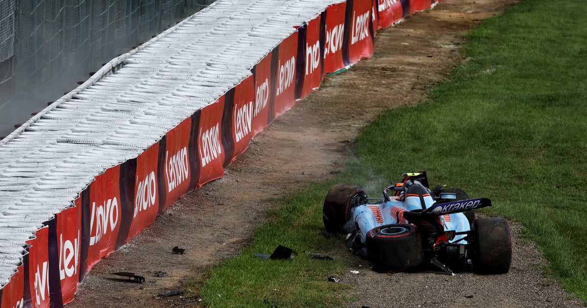 Logan Sargeant’s damaged Williams rests beside the barriers after his crash during practice at Suzuka in 2024.